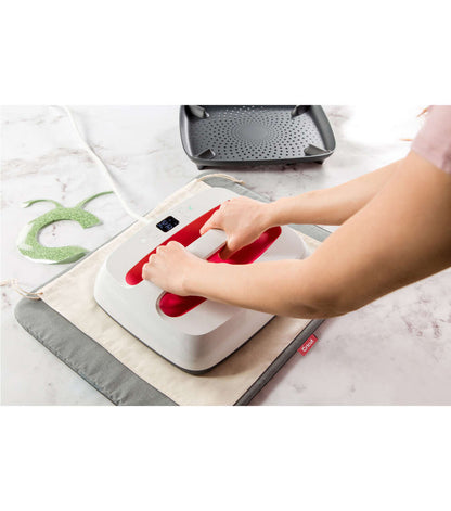 Cricut EasyPress 2, Raspberry - 12" x 10"