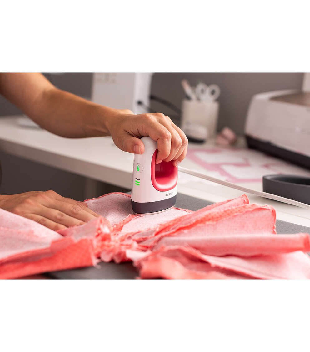Cricut Raspberry EasyPress Mini